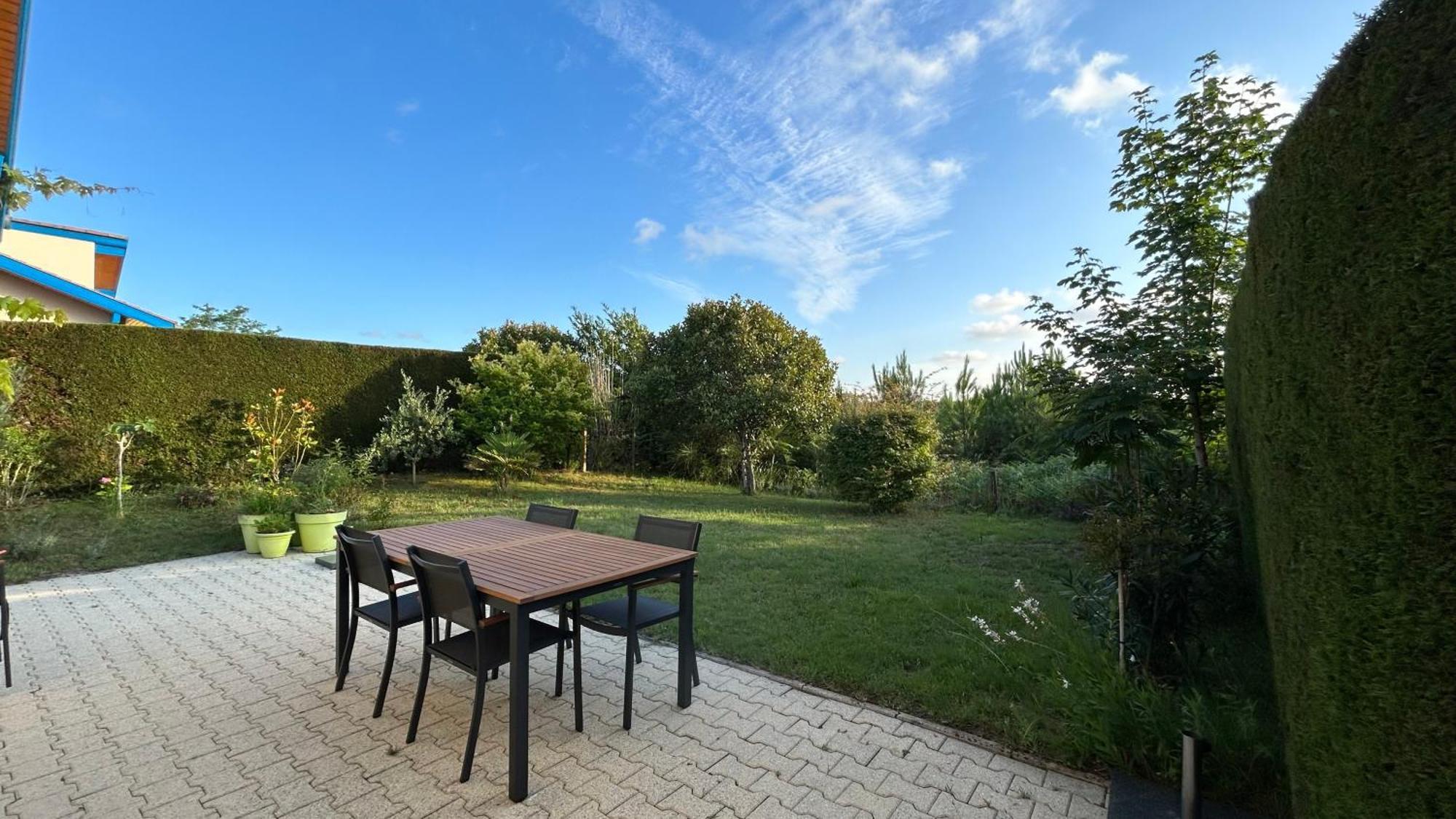 Jolie Maison De Vacances Avec Terrasse Et Jardin Saint-Julien-en-Born Dış mekan fotoğraf