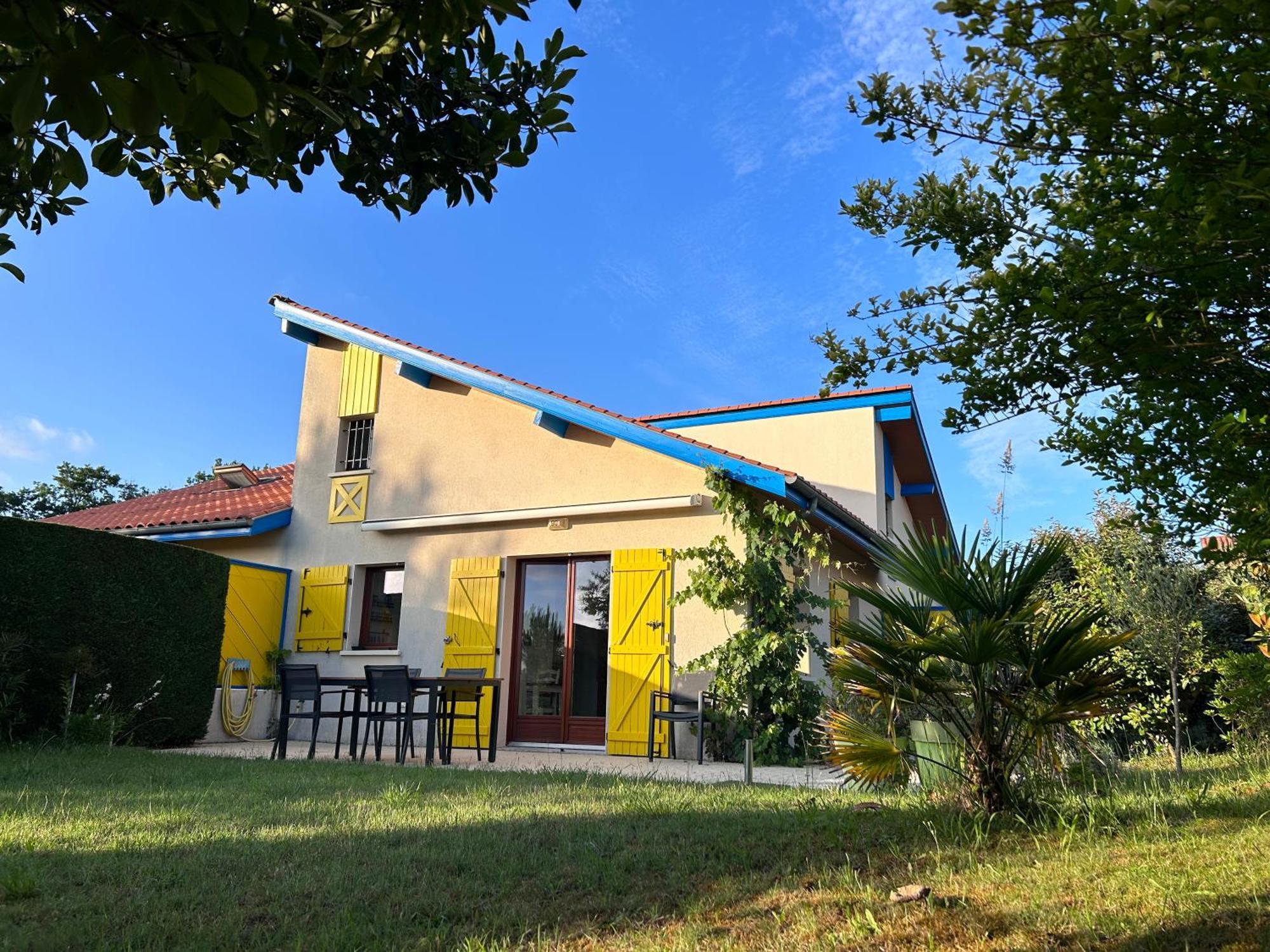 Jolie Maison De Vacances Avec Terrasse Et Jardin Saint-Julien-en-Born Dış mekan fotoğraf